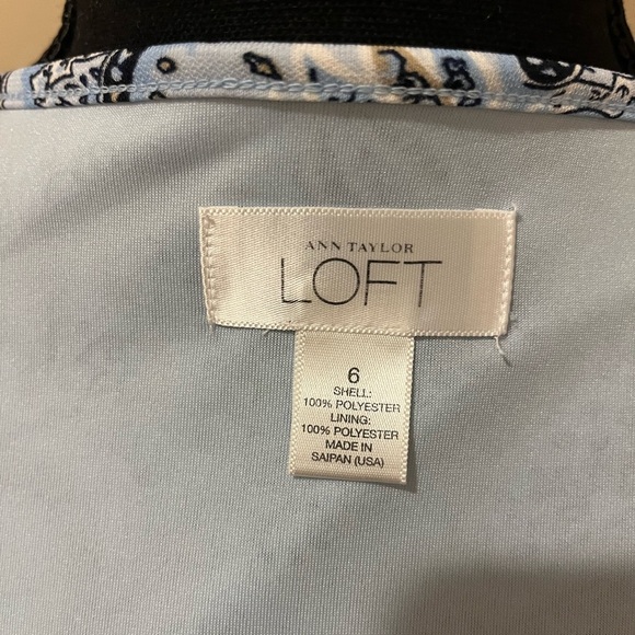 Loft Faux Wrap V-Neck Floral Dress, size 6. Lt Blue\Black & White - Picture 2 of 4